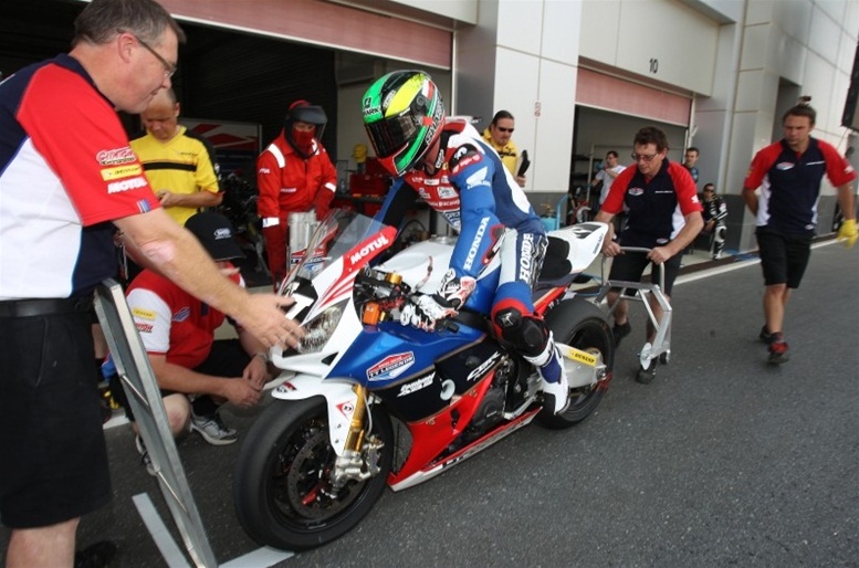 Джонатан Ри и команда FCC TSR Honda выиграли восьмичасовую гонку Сузука 2012