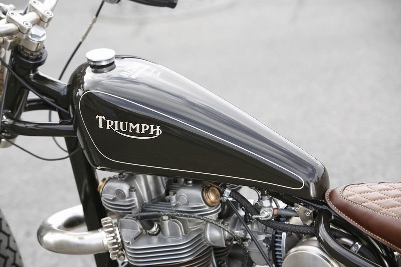 Кастом Triumph TR-6 Peaceful