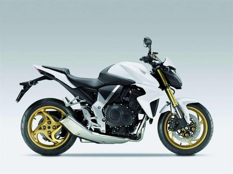 Новые цвета мотоциклов Honda CBR1000RR Fireblade, Honda CB1000R и Honda Hornet (2013)