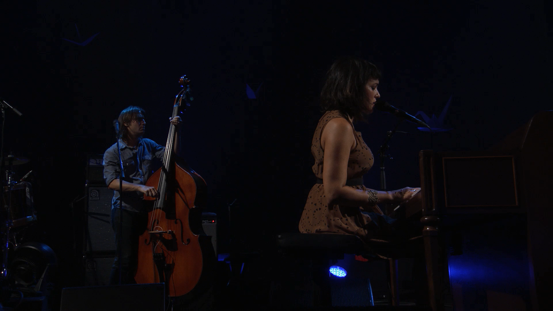 2012 Norah Jones - Live at iTunes Festival [WEBDL 1080p] 3